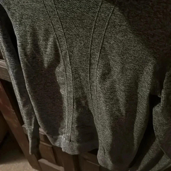 Women’s zip- up athletic hoodie - Picture 4 of 5